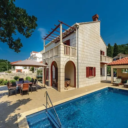 Вилла Anka - Five-bedroom With Terrace And Swimming Pool *