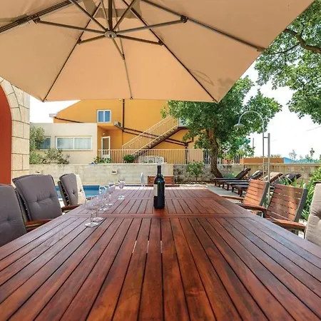 Anka - Five-bedroom With Terrace And Swimming Pool Apartment Zaton (Dubrovnik-Neretva)