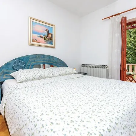 Anka - Five-bedroom With Terrace And Swimming Pool