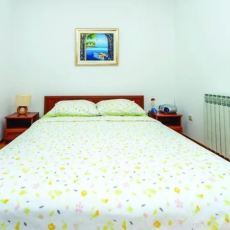 Anka - Five-bedroom With Terrace And Swimming Pool *
