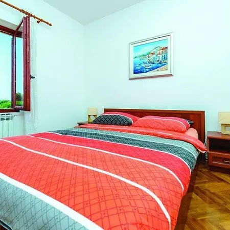 Anka - Five-bedroom With Terrace And Swimming Pool *