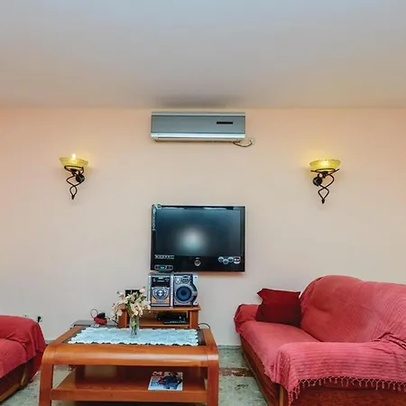 Anka - Five-bedroom With Terrace And Swimming Pool Apartment *